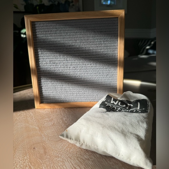 Felt letter board with pre-cut letters, numbers, and cursive words - Picture 3 of 6